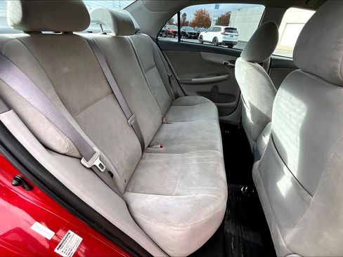 Used 2010 Toyota Corolla image 19