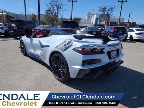 Used 2023 Chevrolet Corvette Z06 w/ Z07 Performance Package image 3