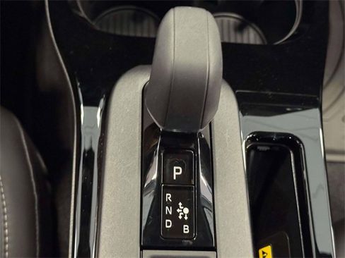 Used 2025 Toyota Prius XLE image 25