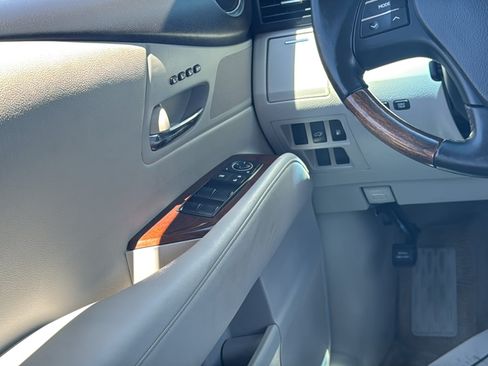 Used 2011 Lexus RX 350 2WD w/ Premium Pkg image 19