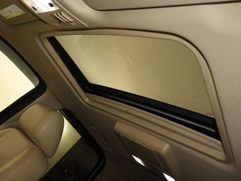Used 2013 Cadillac Escalade Luxury AWD/4WD image 23