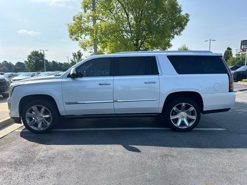 Used 2016 Cadillac Escalade ESV Premium RWD image 2