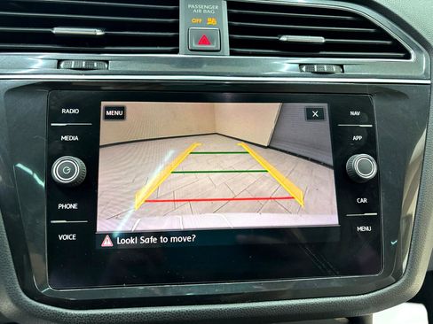 Used 2018 Volkswagen Tiguan SEL image 27