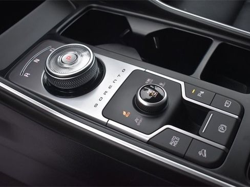 Certified 2025 Kia Sorento EX image 25