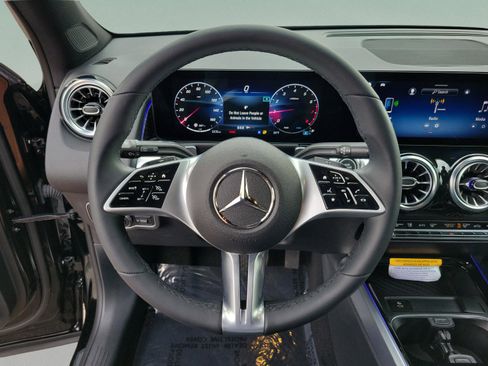 Certified 2025 Mercedes-Benz GLB 250 GLB 250 image 27