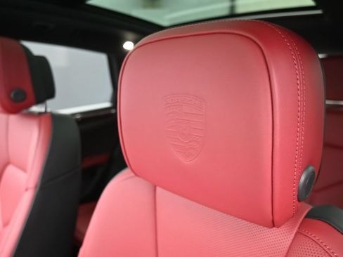 New 2026 Porsche Macan AWD/4WD image 21