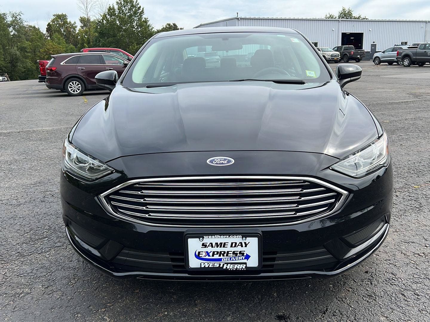 Used 2018 Ford Fusion SE w/ Fusion SE Technology Package FWD image 17