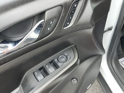 Used 2023 GMC Acadia SLT w/ Technology Package FWD image 23