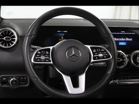Used 2020 Mercedes-Benz GLB 250 4MATIC image 7