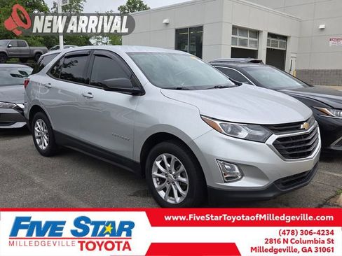 Used 2019 Chevrolet Equinox LS w/ LS Convenience Package FWD image 1