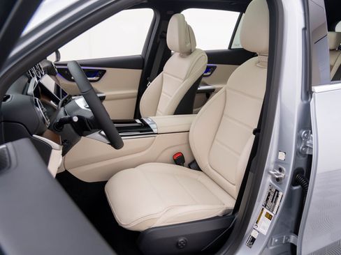 New 2026 Mercedes-Benz GLC 300 GLC 300 image 17