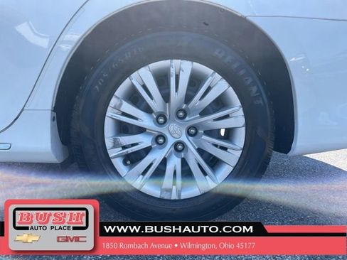 Used 2014 Toyota Camry LE FWD image 12