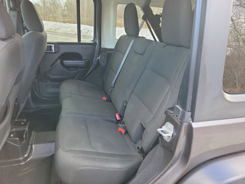 Used 2021 Jeep Wrangler Unlimited Sport image 16