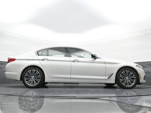 Used 2018 BMW 530i xDrive AWD/4WD image 28