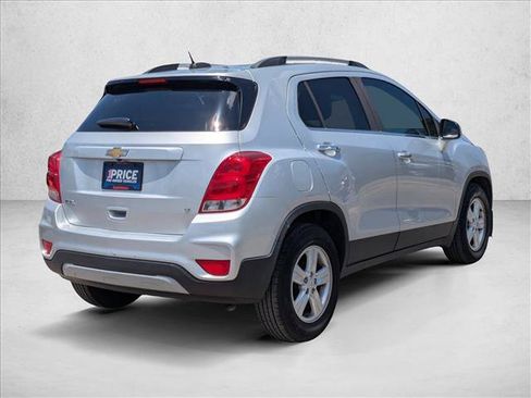 Used 2020 Chevrolet Trax LT w/ LT Convenience Package FWD image 5
