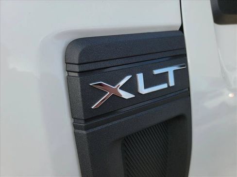 Used 2025 Ford Maverick XLT w/ XLT Luxury Package FWD image 9
