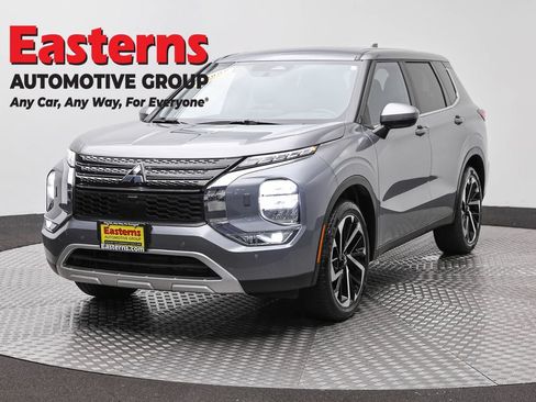 Used 2024 Mitsubishi Outlander SE AWD/4WD image 1