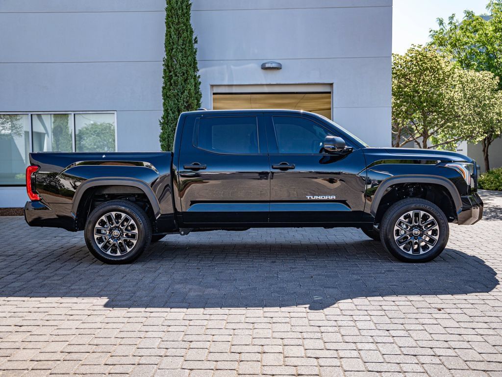 Used 2024 Toyota Tundra SR5 w/ SR5 Convenience Package AWD/4WD image 4