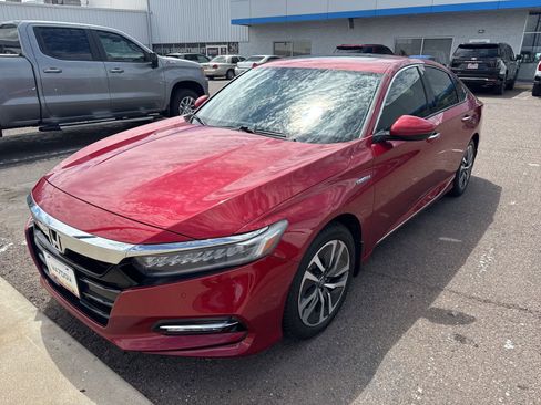 Used 2018 Honda Accord Touring image 19