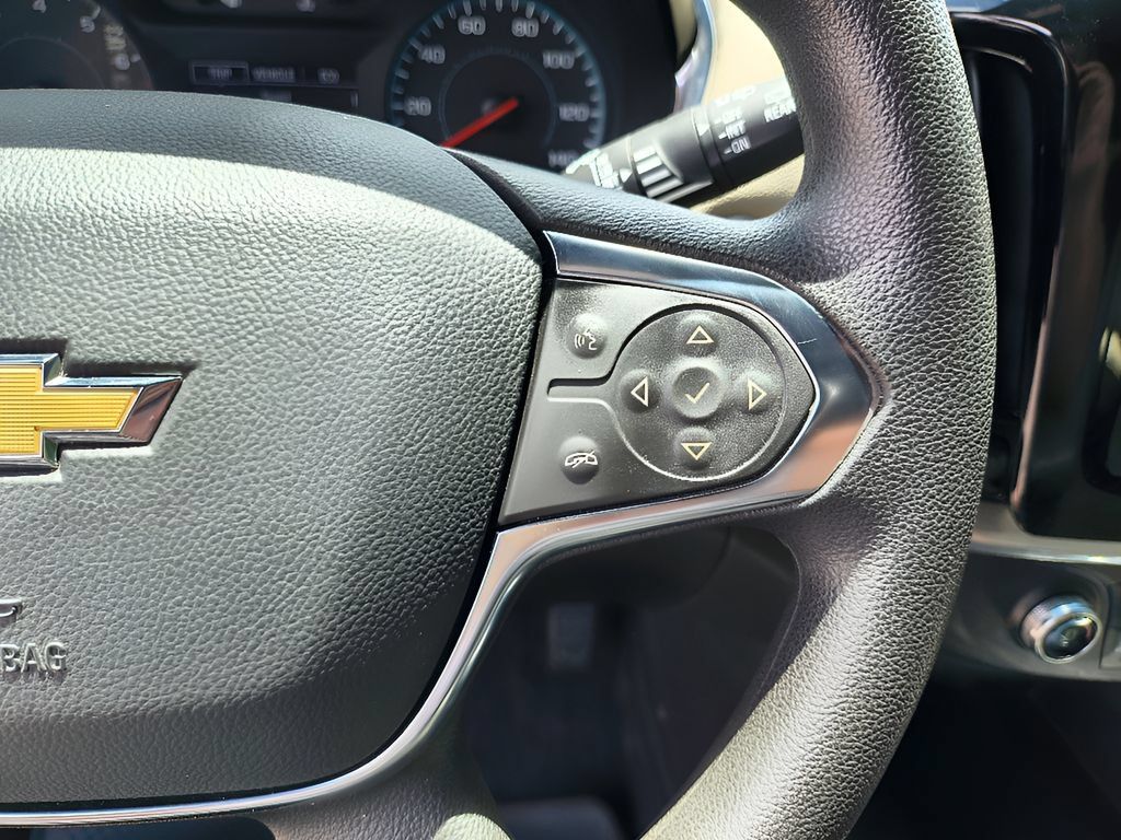 Used 2022 Chevrolet Traverse LS AWD/4WD image 15