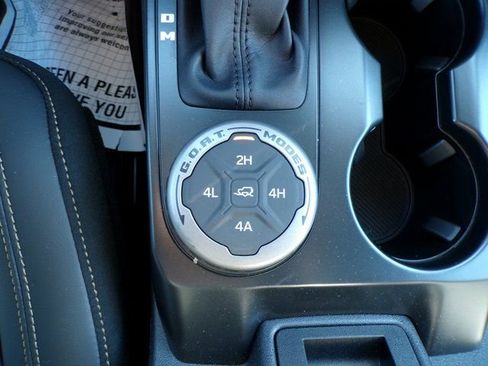 New 2025 Ford Bronco Badlands image 27