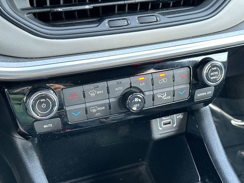 Used 2025 Jeep Compass Limited AWD/4WD image 18
