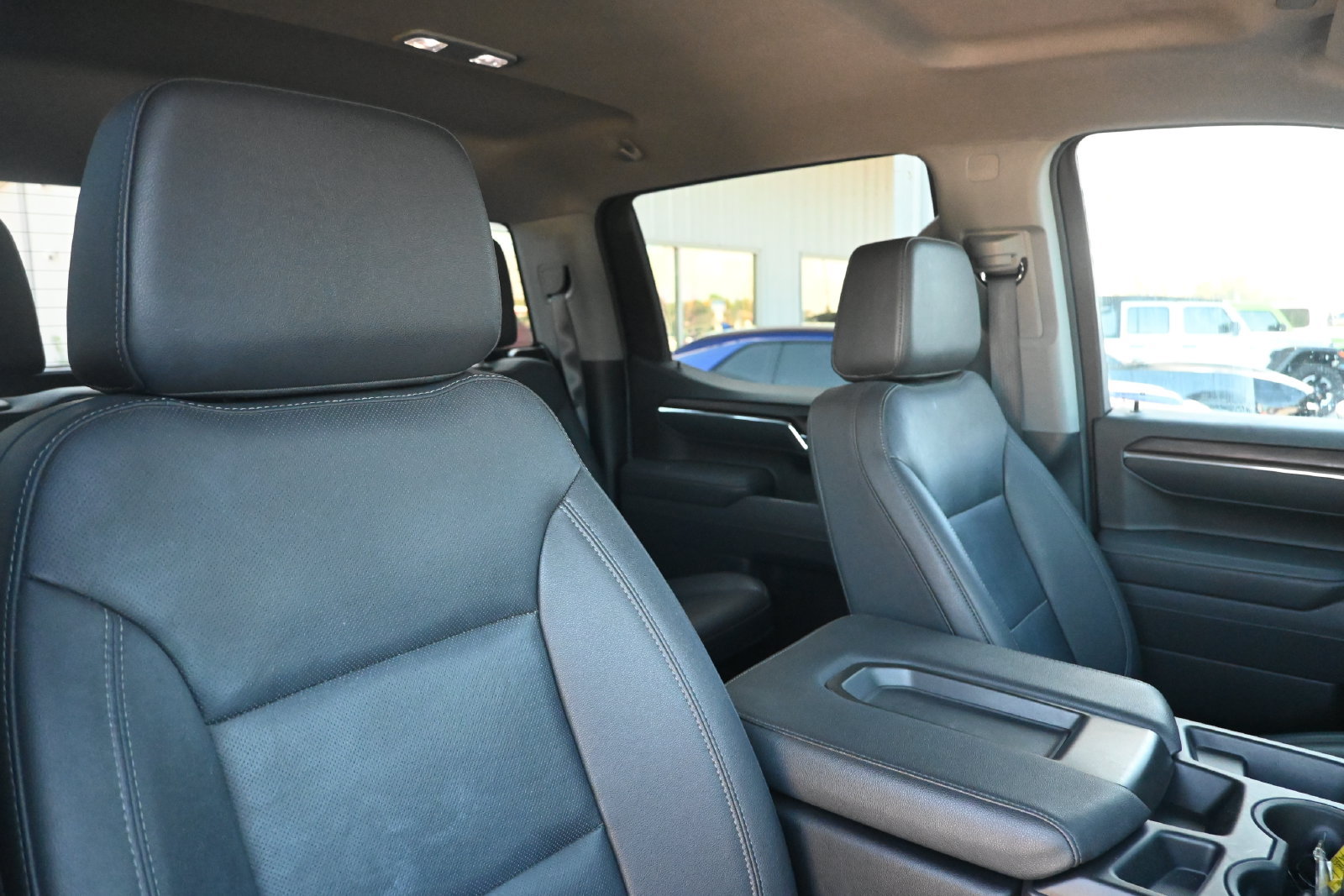 Used 2025 GMC Sierra 1500 SLT RWD image 29