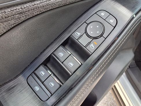 Used 2023 Nissan Rogue SV FWD image 16