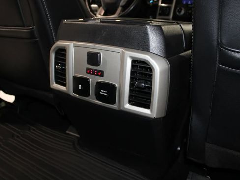 Used 2019 Ford F150 Lariat w/ Equipment Group 502A Luxury AWD/4WD image 27