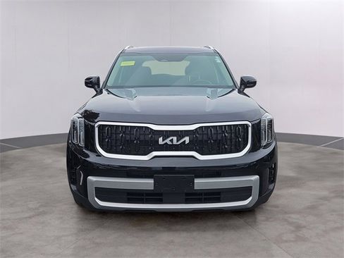 Used 2024 Kia Telluride EX w/ EX Captain's Chair Package image 2