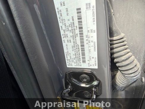 Certified 2020 Ford F150 Lariat w/ Equipment Group 502A Luxury AWD/4WD image 15