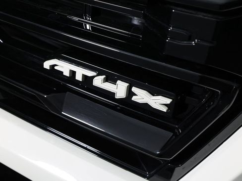 Used 2026 GMC Sierra 2500 AT4X image 43