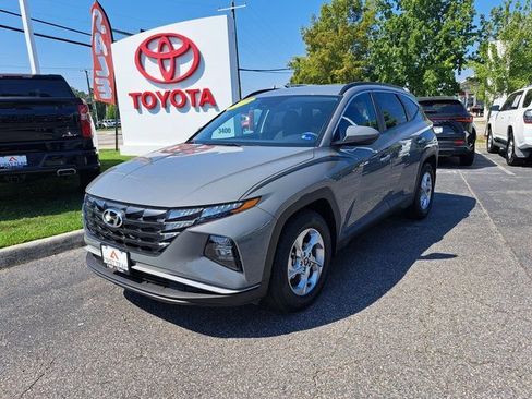 Used 2024 Hyundai Tucson SEL FWD image 2