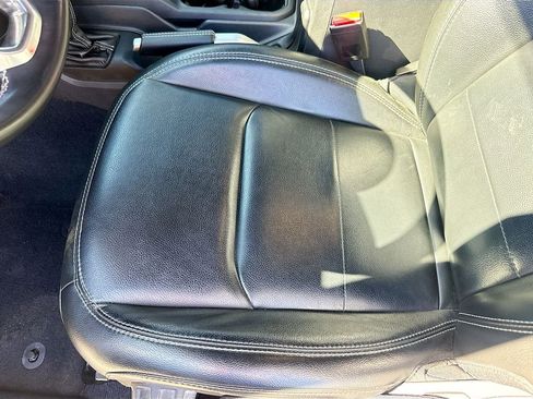 Used 2022 Jeep Wrangler Unlimited Sahara image 21