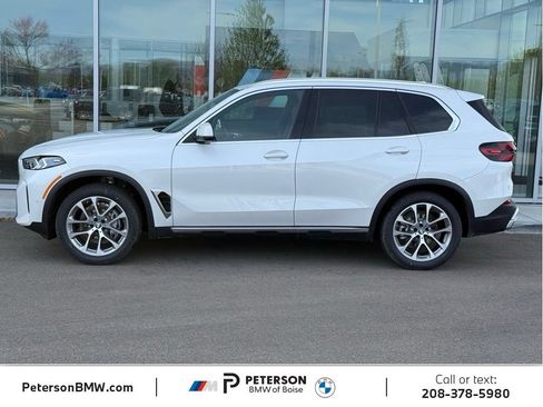 New 2026 BMW X5 xDrive50e w/ Premium Package AWD/4WD image 2