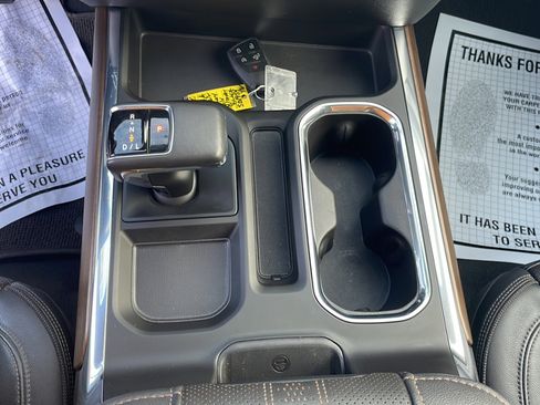 Used 2022 Chevrolet Silverado 1500 High Country w/ Z71 Off-Road Package image 13