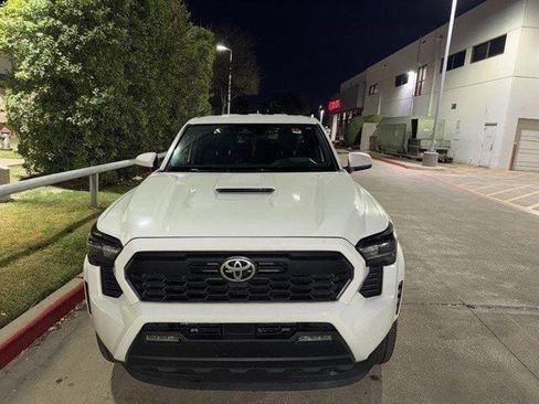 Used 2024 Toyota Tacoma TRD Sport image 6
