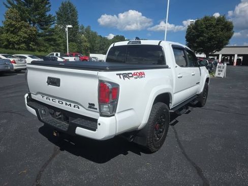 Used 2022 Toyota Tacoma TRD Sport w/ Technology Package AWD/4WD image 9