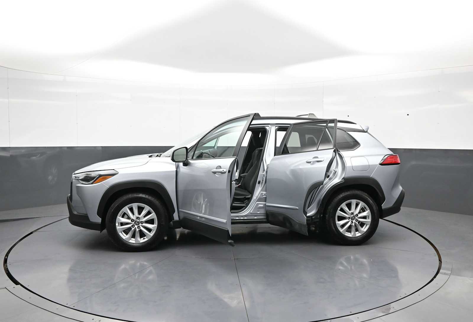 Certified 2024 Toyota Corolla Cross LE w/ Moonroof Package AWD/4WD image 41