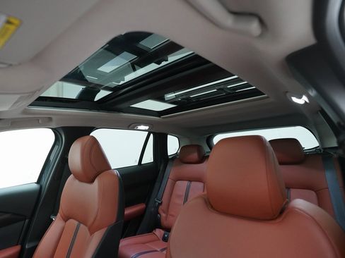 Used 2023 MAZDA CX-50 Meridian Edition w/ Apex Package image 32