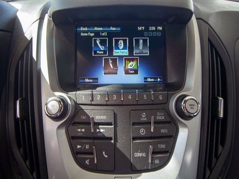 Used 2017 Chevrolet Equinox LS image 13