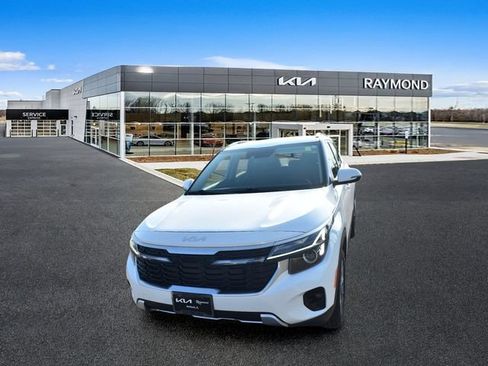 Used 2024 Kia Seltos S AWD/4WD image 7