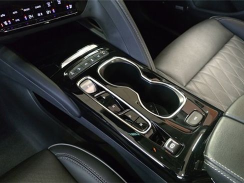 Used 2023 Buick Envision Avenir image 30