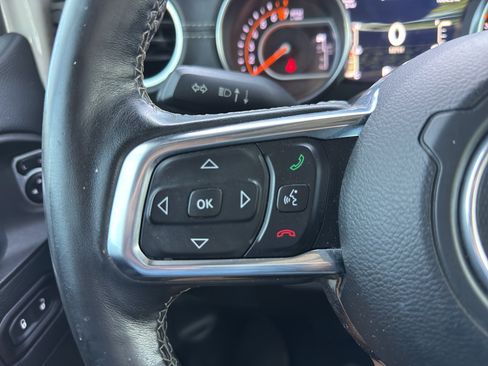 Used 2018 Jeep Wrangler Unlimited Sahara w/ Quick Order Package 24M Moab AWD/4WD image 17