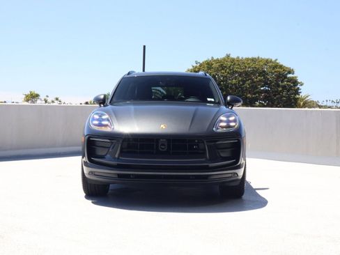 Certified 2026 Porsche Macan AWD/4WD image 6
