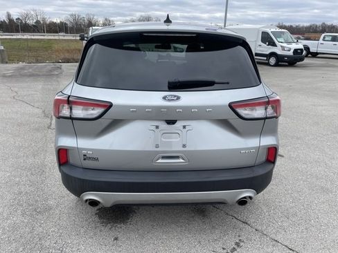 Used 2022 Ford Escape SE image 8