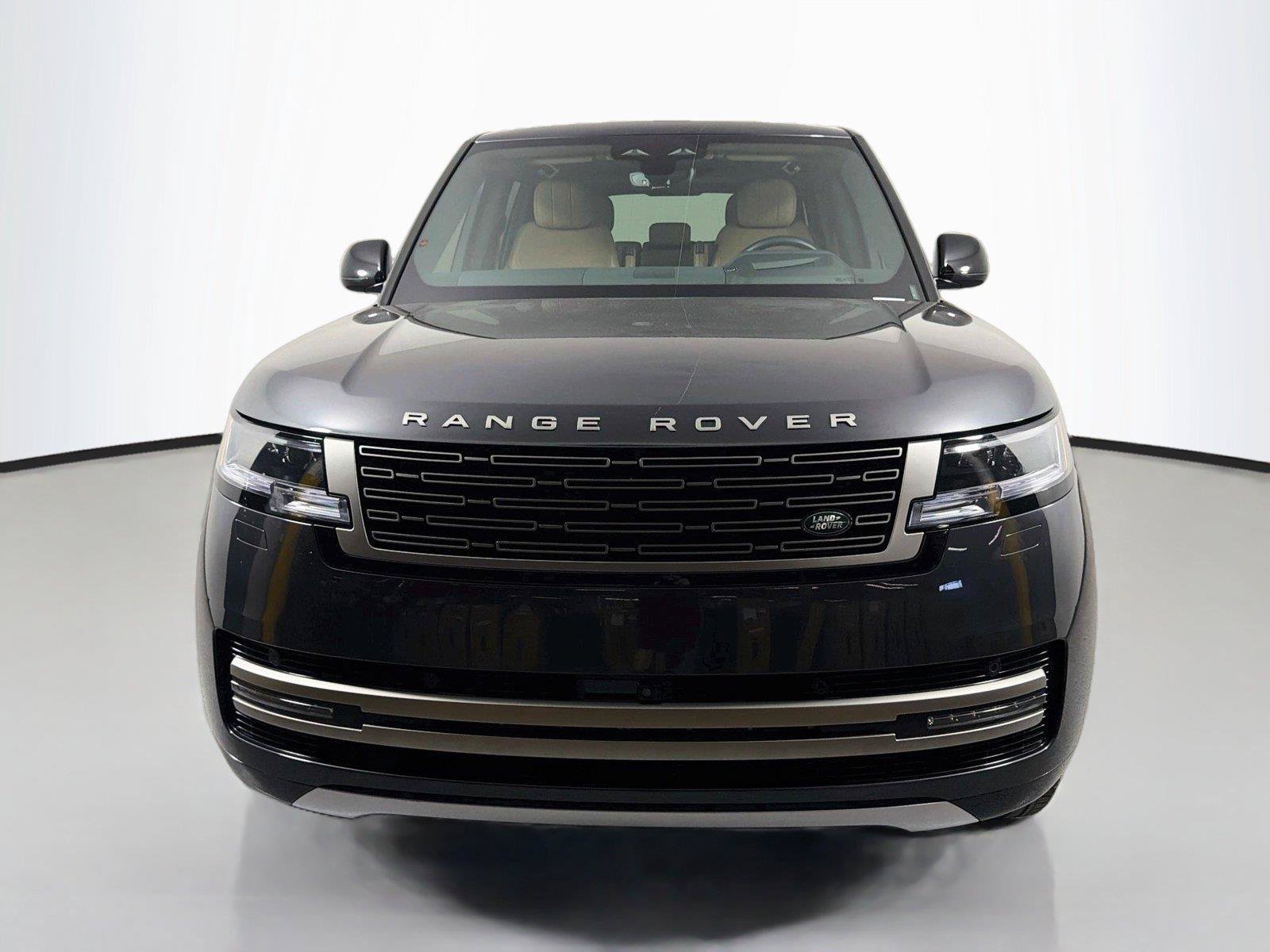 Used 2024 Land Rover Range Rover Long Wheelbase SE AWD/4WD image 2