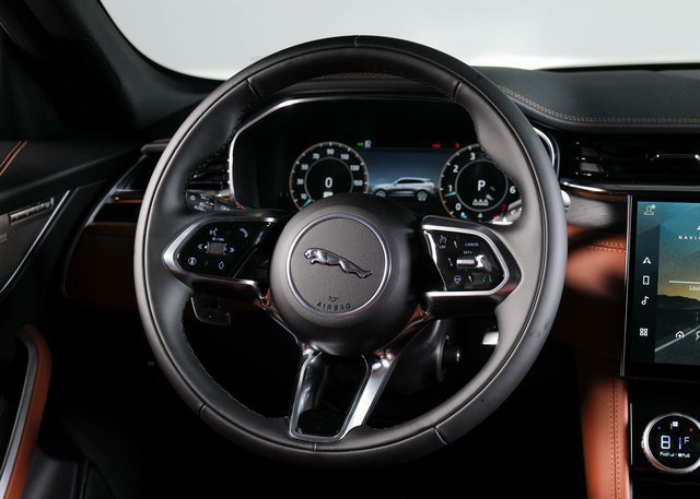 Certified 2025 Jaguar F-PACE R-Dynamic S AWD/4WD image 12