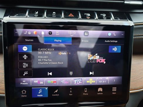 Used 2022 Jeep Grand Cherokee Summit w/ Luxury Tech Group V image 34