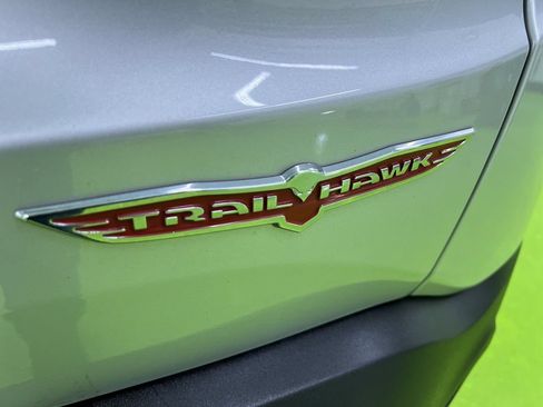 Used 2018 Jeep Renegade Trailhawk AWD/4WD image 14